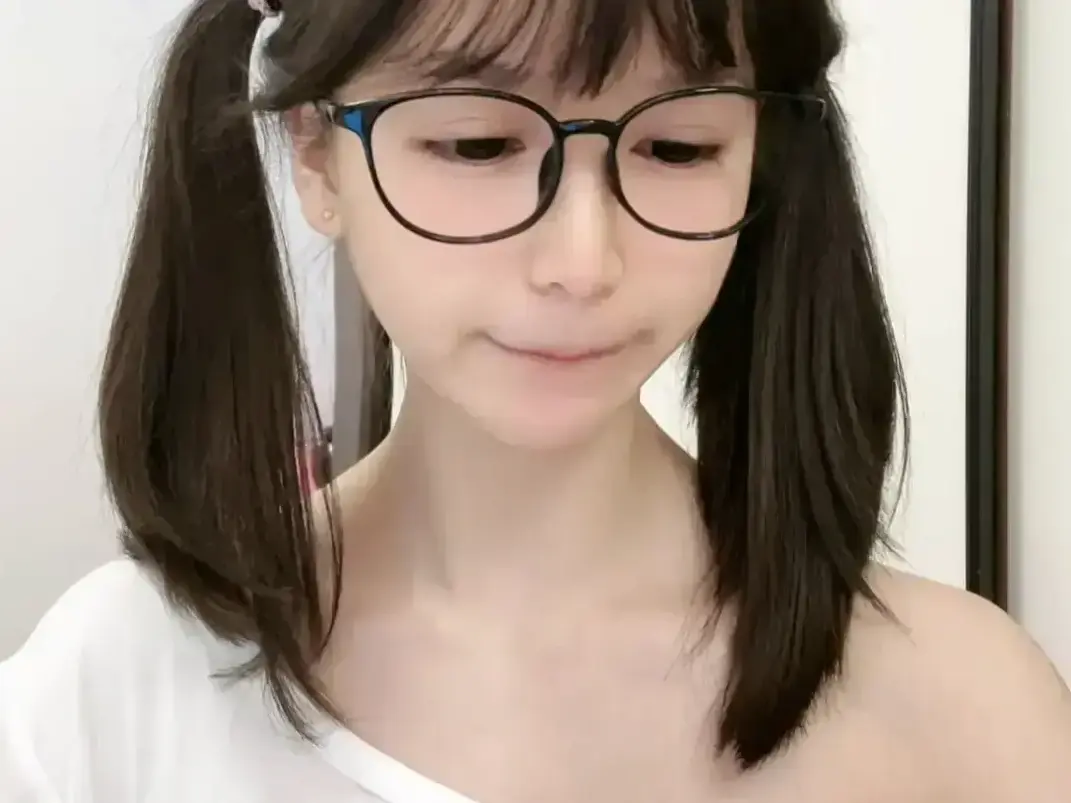 《萌小栖》天才交易员咯咯哒vlog原视频无删减全集免费畅播 - 完整版极速获取 - 纯净观影沉浸感拉满高清资源值得二刷细品咯咯哒的一天